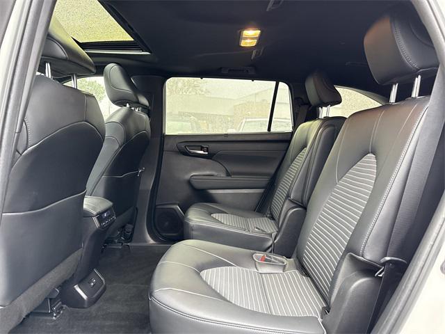 used 2023 Toyota Highlander car, priced at $37,900