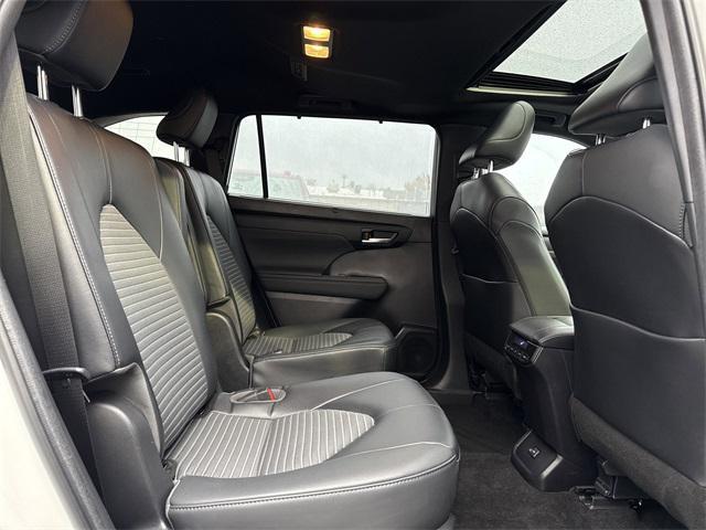 used 2023 Toyota Highlander car, priced at $37,900