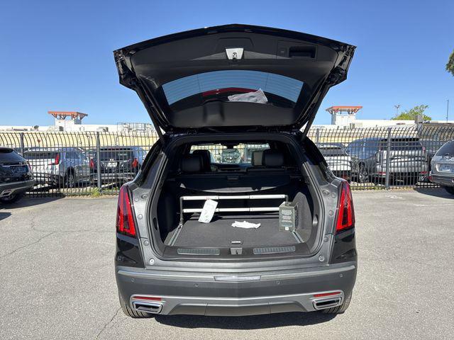 new 2025 Cadillac XT5 car, priced at $54,765