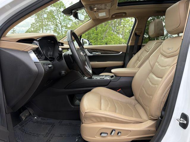 used 2022 Cadillac XT6 car, priced at $37,455