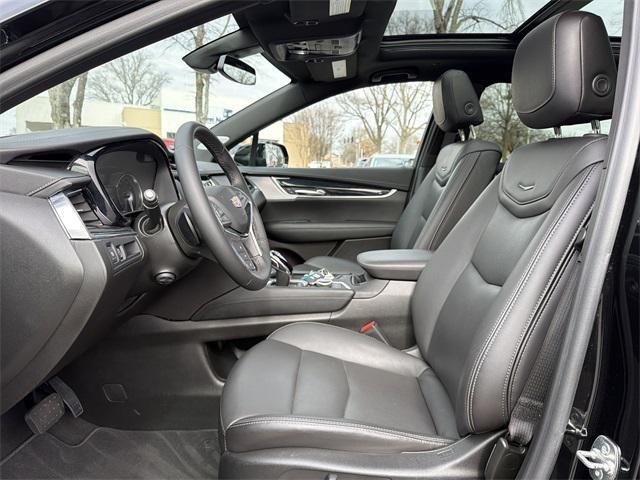 used 2025 Cadillac XT5 car, priced at $41,550