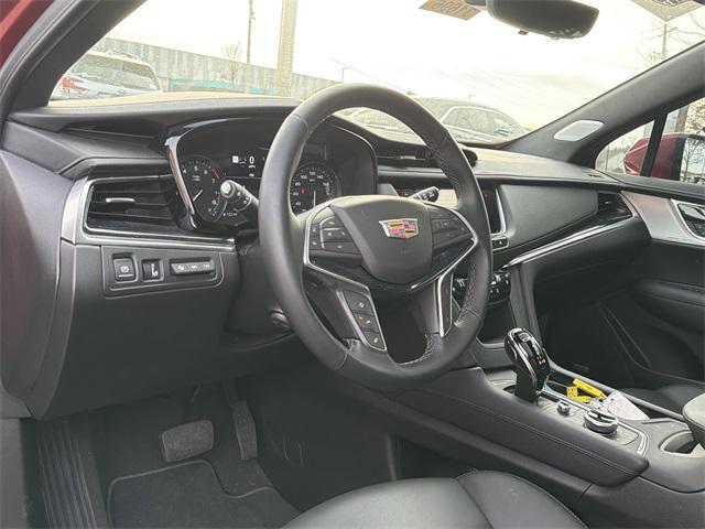 new 2025 Cadillac XT5 car, priced at $58,190