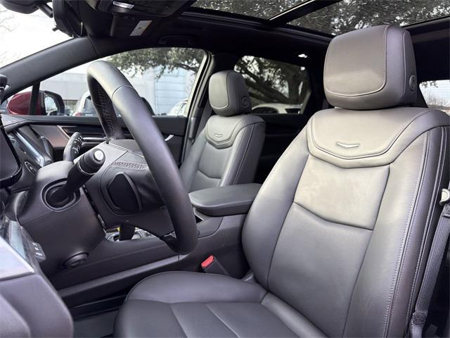 new 2025 Cadillac XT5 car, priced at $58,190