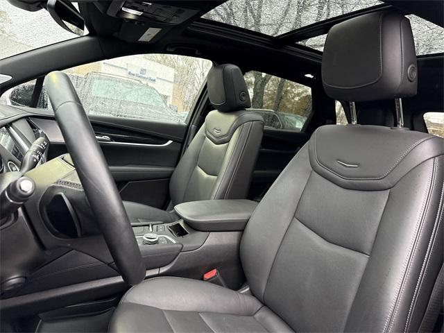 used 2025 Cadillac XT5 car, priced at $43,800