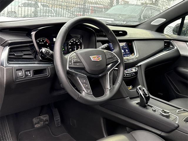 used 2025 Cadillac XT5 car, priced at $43,800
