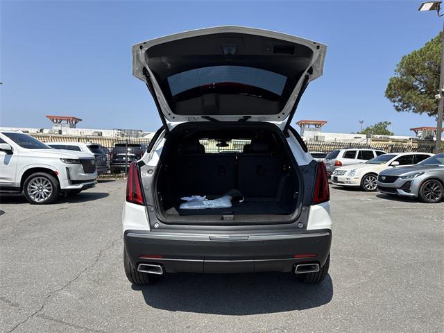 new 2025 Cadillac XT5 car, priced at $49,220