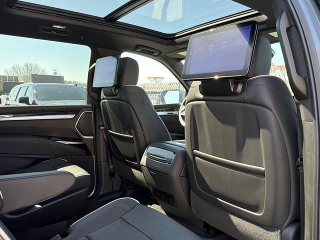 new 2026 Cadillac Escalade ESV car