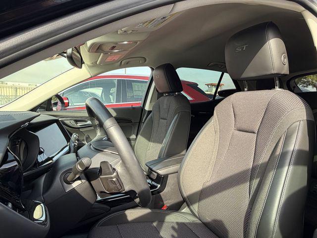 used 2022 Buick Envision car, priced at $25,550