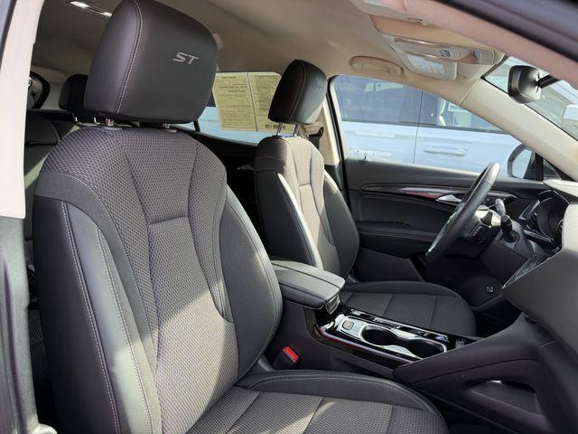 used 2022 Buick Envision car, priced at $25,550