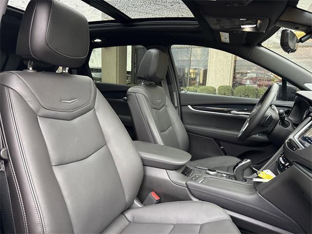 new 2025 Cadillac XT5 car, priced at $58,070
