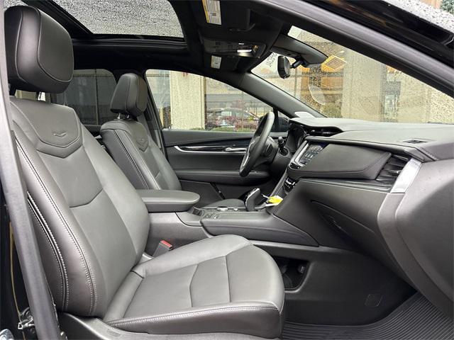 new 2025 Cadillac XT5 car, priced at $58,070