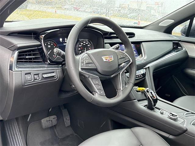 new 2025 Cadillac XT5 car, priced at $58,070