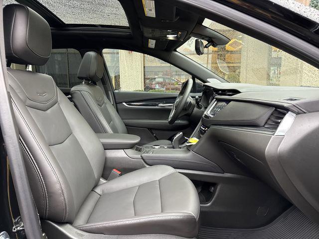 new 2025 Cadillac XT5 car, priced at $58,070