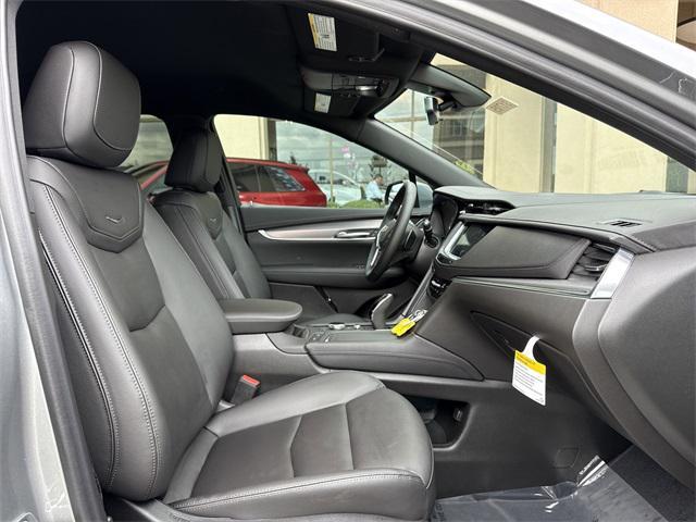new 2025 Cadillac XT5 car, priced at $45,790