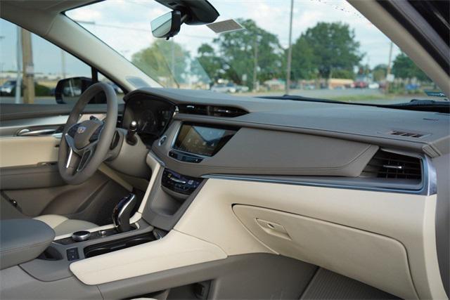 new 2025 Cadillac XT5 car, priced at $559,565