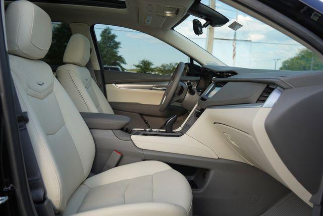 new 2025 Cadillac XT5 car, priced at $559,565