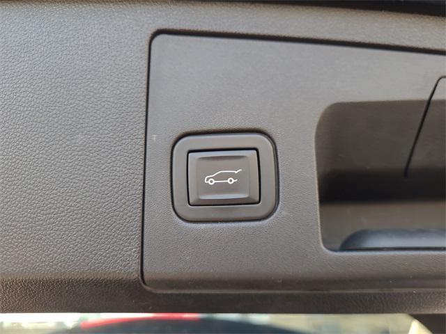 used 2020 Cadillac XT4 car, priced at $21,550