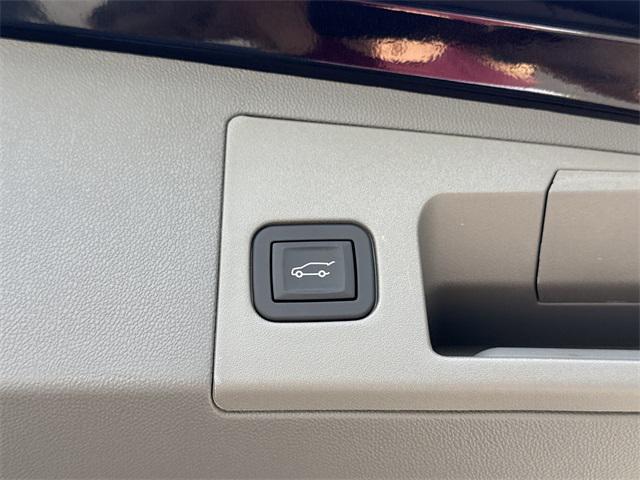 new 2025 Cadillac XT5 car, priced at $59,820