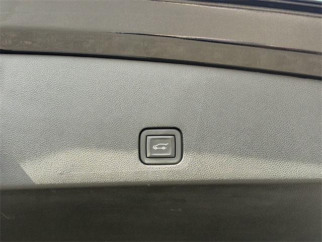 used 2023 Cadillac XT6 car, priced at $39,880