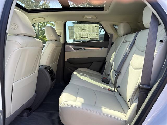 new 2025 Cadillac XT5 car, priced at $58,670
