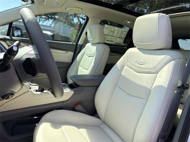 new 2025 Cadillac XT5 car, priced at $58,670