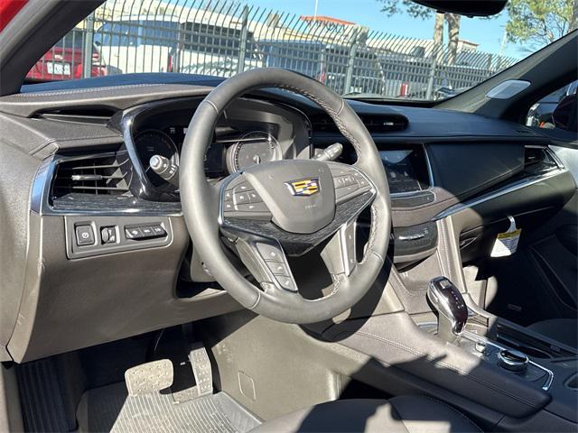 new 2025 Cadillac XT5 car, priced at $60,720