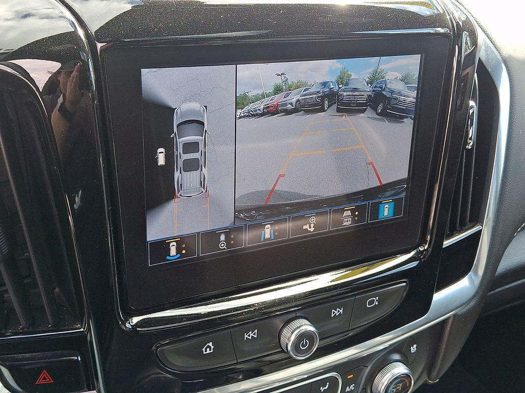 used 2023 Chevrolet Traverse car, priced at $34,000