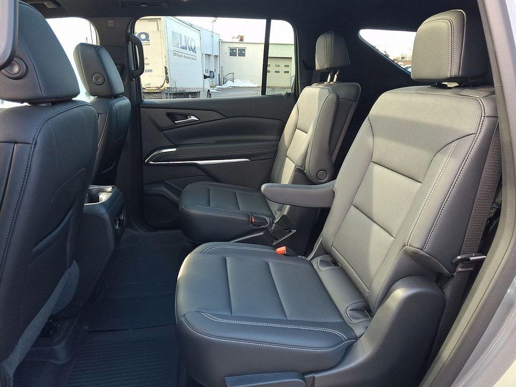 used 2025 Chevrolet Traverse car, priced at $47,977