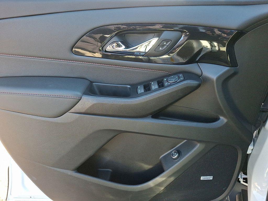 used 2023 Chevrolet Traverse car, priced at $33,703