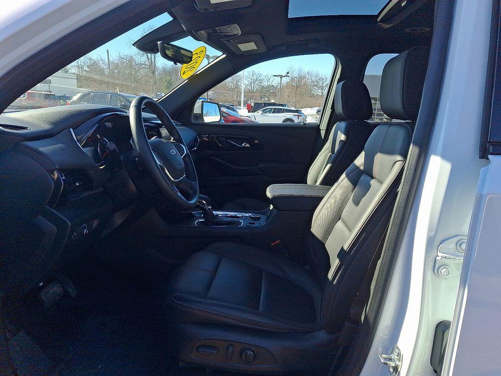 used 2023 Chevrolet Traverse car, priced at $33,703