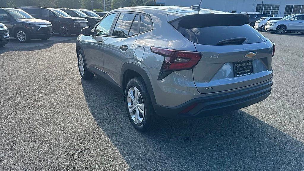 used 2024 Chevrolet Trax car, priced at $17,401