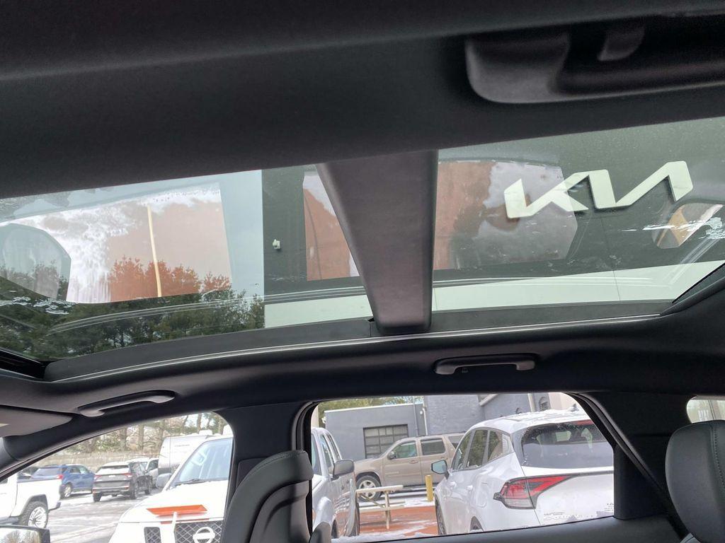 new 2026 Kia Sportage Plug-In Hybrid car, priced at $39,155