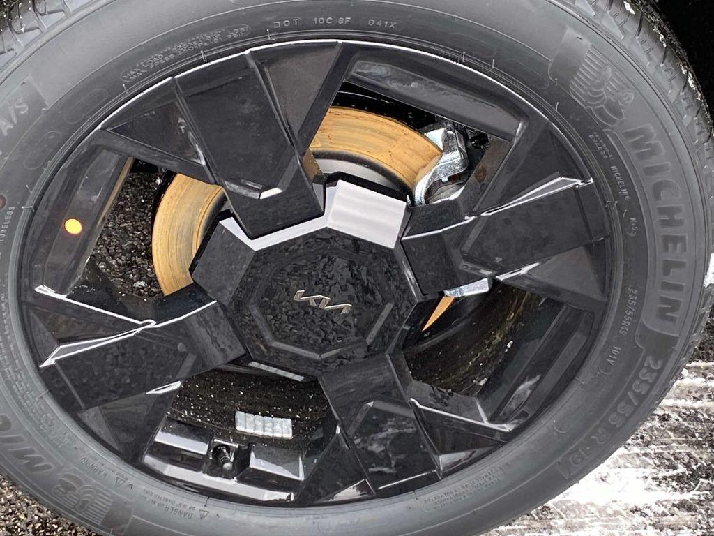 new 2026 Kia Sportage Plug-In Hybrid car, priced at $39,155