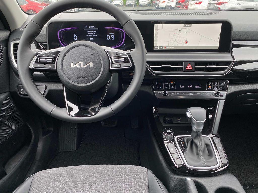 new 2025 Kia Seltos car, priced at $28,960