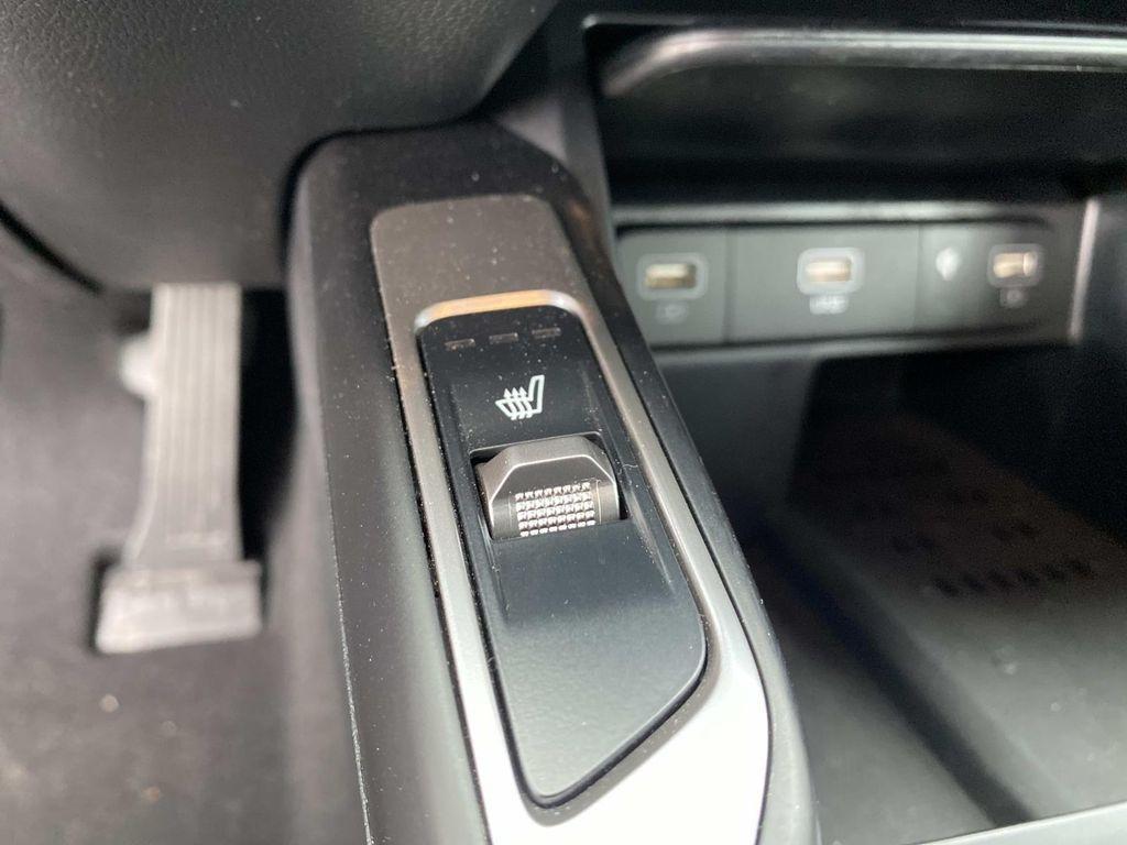 used 2023 Kia Sorento Hybrid car, priced at $30,381