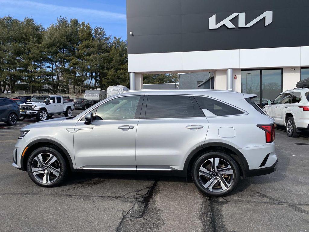 used 2023 Kia Sorento Hybrid car, priced at $30,381