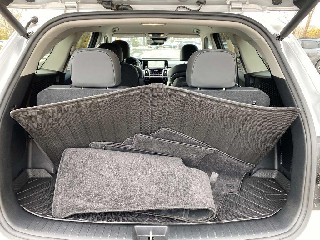 used 2023 Kia Sorento Hybrid car, priced at $30,381