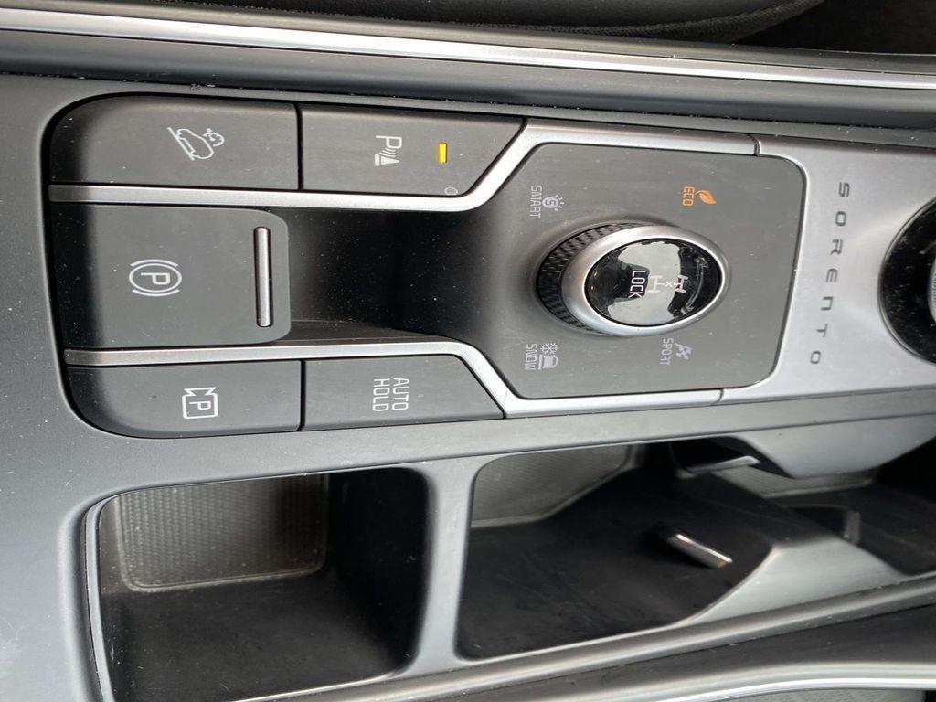 used 2023 Kia Sorento Hybrid car, priced at $30,381