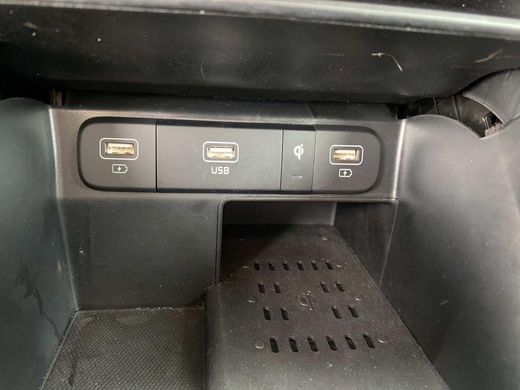 used 2023 Kia Sorento Hybrid car, priced at $30,381