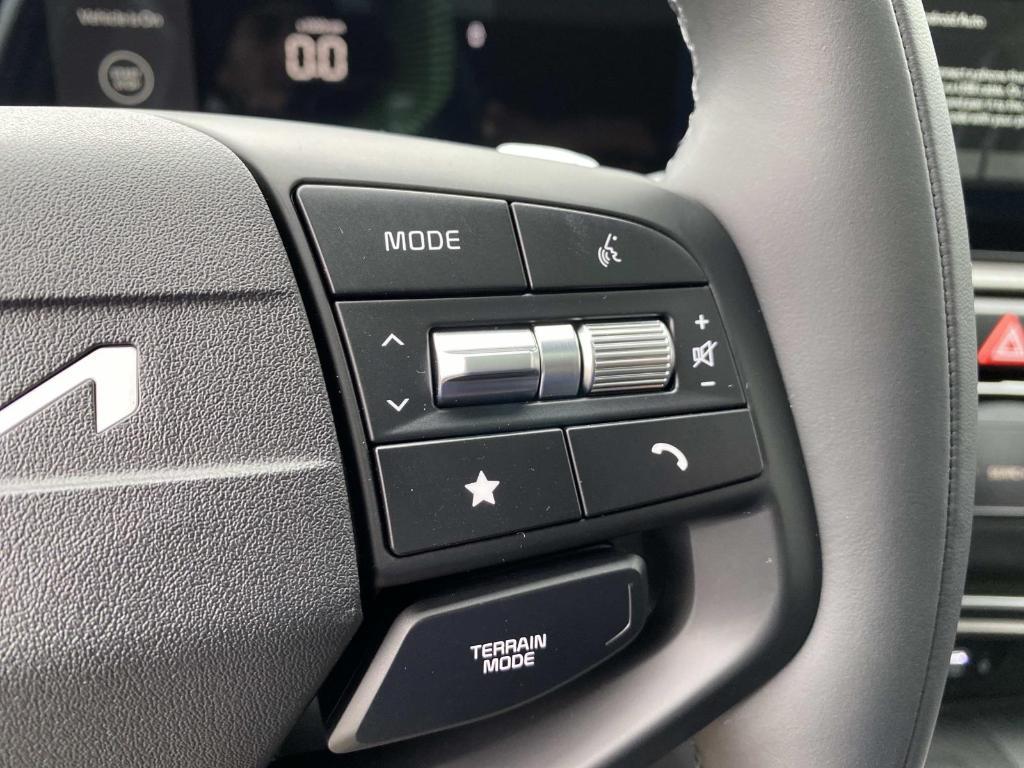 new 2026 Kia Sportage Plug-In Hybrid car, priced at $39,155