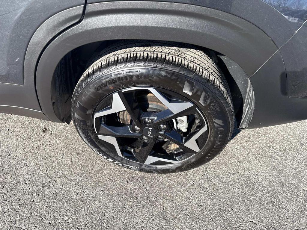 used 2024 Kia Seltos car, priced at $26,954