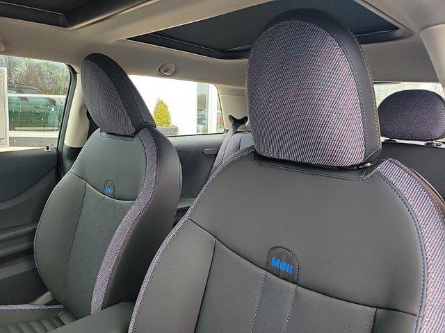 used 2025 MINI Hardtop car, priced at $33,937