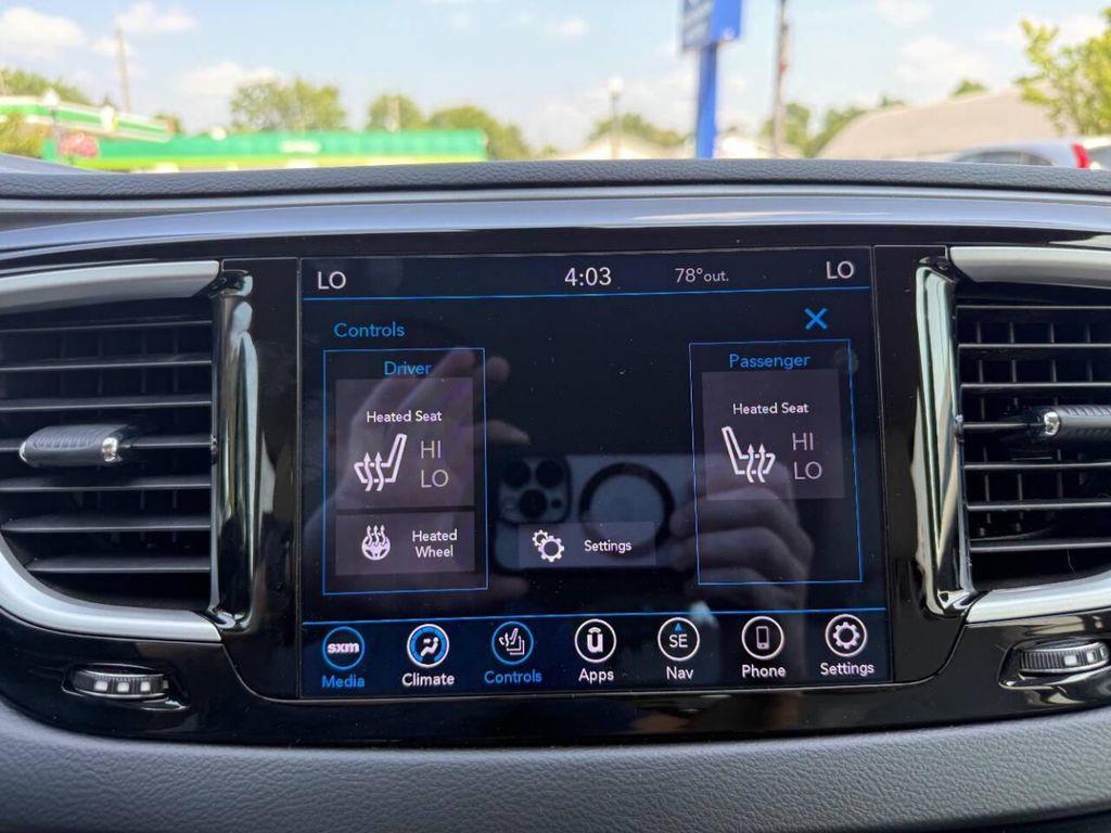 2020 Brilliant Black Crystal Pearlcoat Chrysler Pacifica