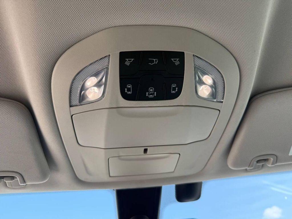 2020 Brilliant Black Crystal Pearlcoat Chrysler Pacifica