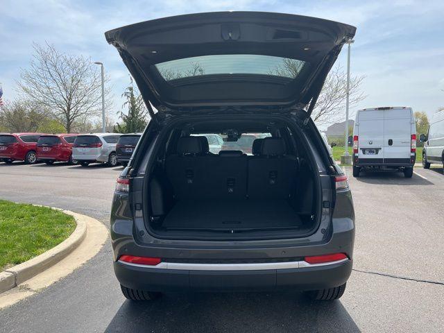new 2026 Jeep Grand Cherokee car, priced at $41,915