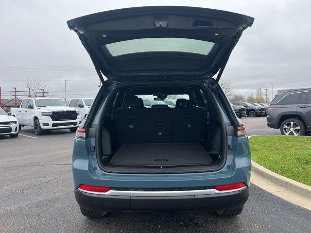 new 2026 Jeep Grand Cherokee car, priced at $41,952