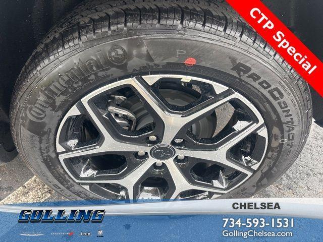 new 2025 Jeep Compass car, priced at $30,576