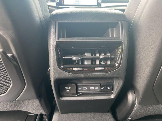 new 2026 Jeep Grand Cherokee car, priced at $42,963