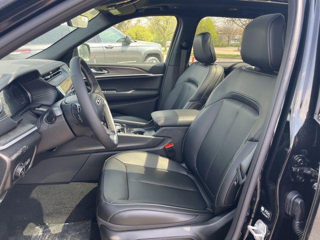 new 2026 Jeep Grand Cherokee car, priced at $44,791