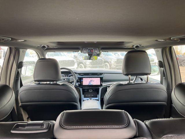 new 2026 Jeep Grand Cherokee car, priced at $43,035